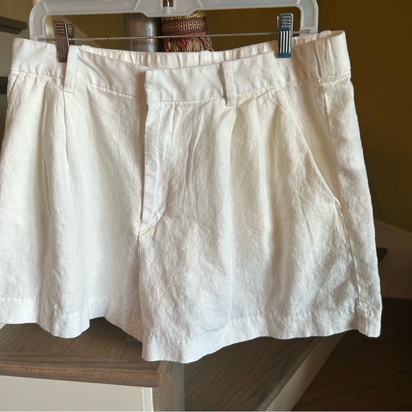 GAP Pants - GAP Women's Cream Linen Shorts